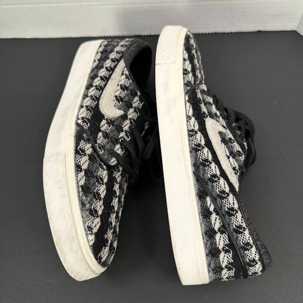 Nike Sneaker